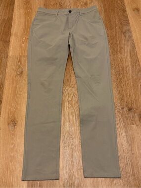 VUORI Meta Pant Men's 30x32 Khaki Gray Athletic Slim Fit Technical 5-Pocket
